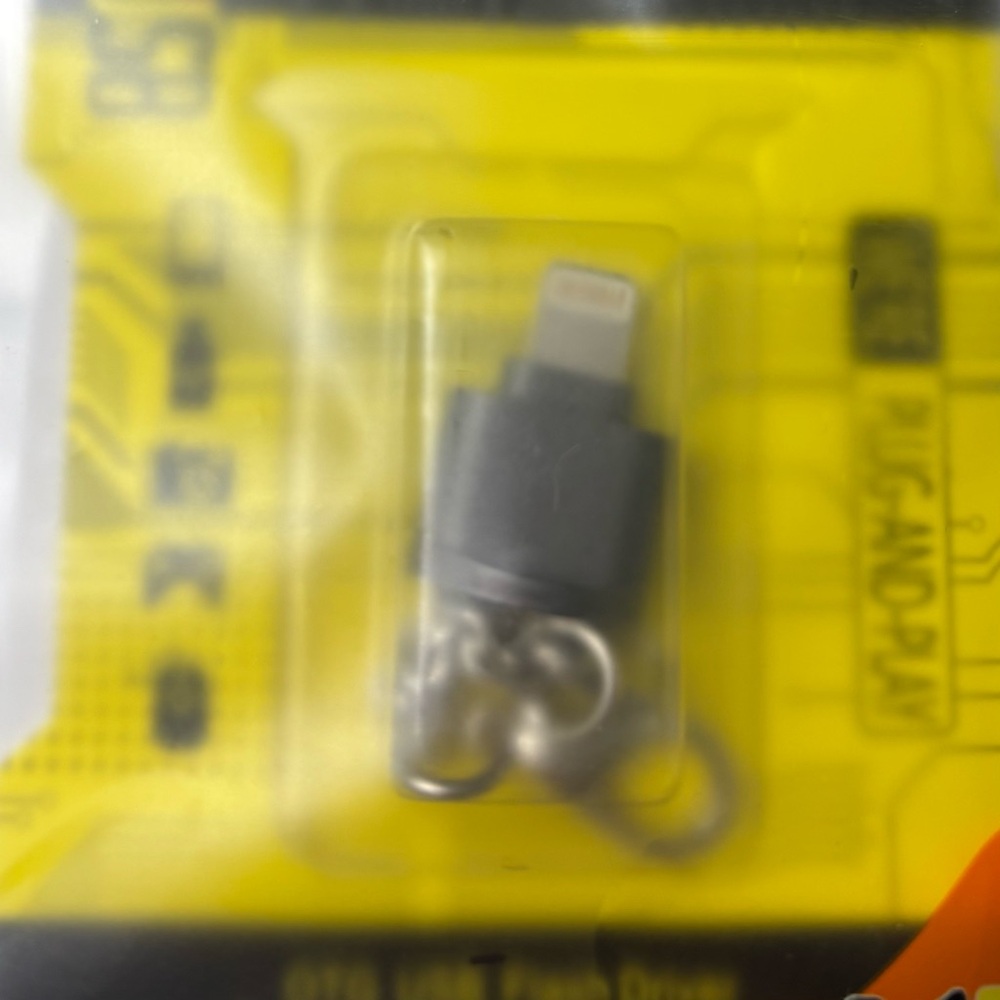 Lightning to USB Camera Adapter - Black, [NEW] - Picture 4 of 4